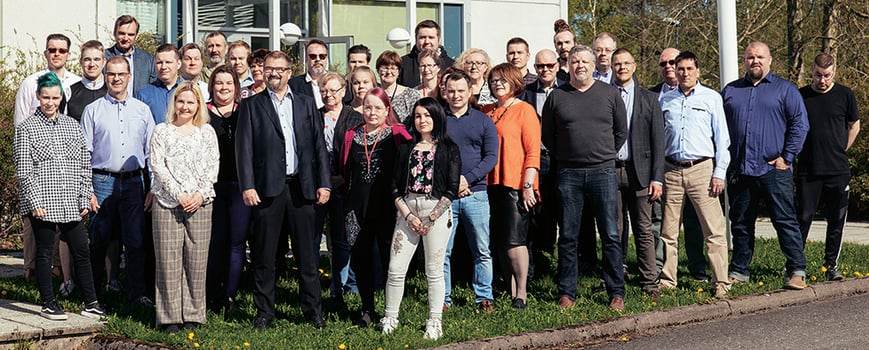 Perel = 44 rautaista ammattilaista – palveluksessanne!